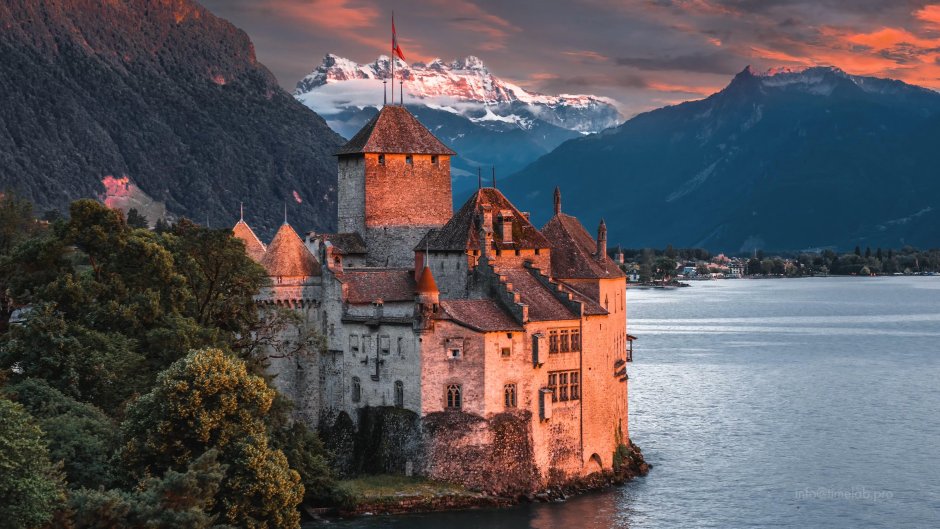 Замок Ринггенберг озеро Бриенц Швейцария