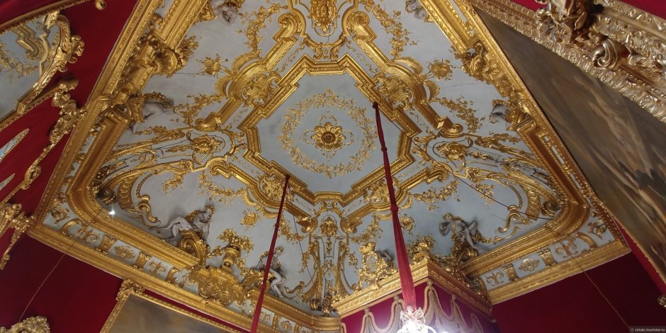 Интерьеры Михайловского дворца в Санкт-Петербурге