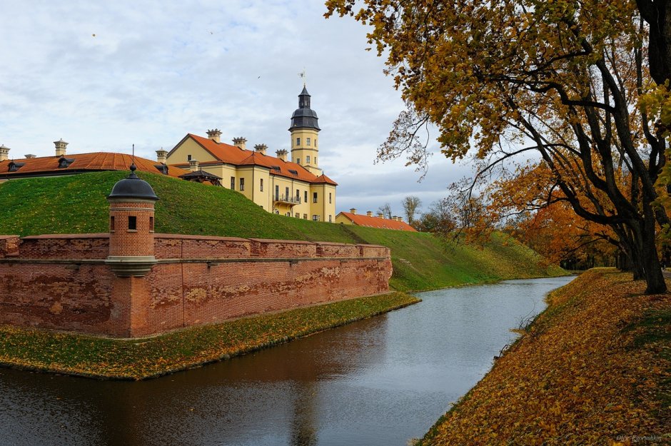 2. Несвижский замок (Несвиж)