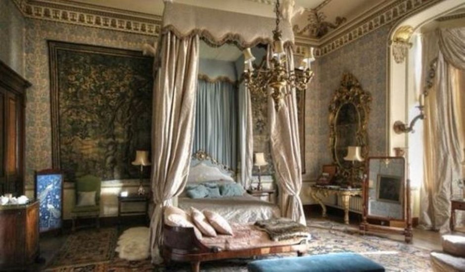 Замок Бельвуар гобеленовая спальня
