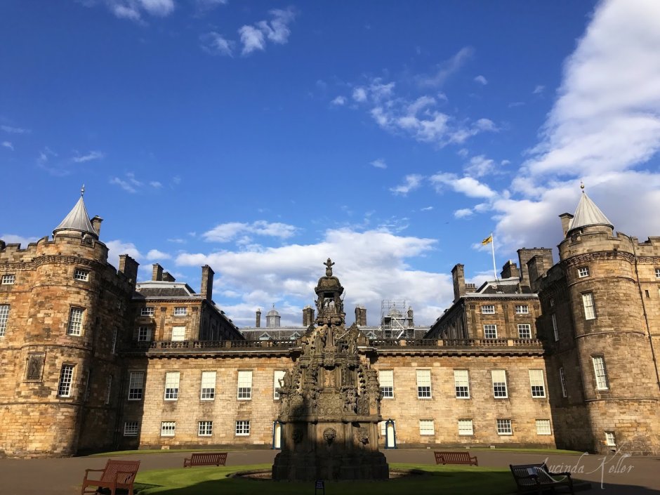 Эдинбургский дворец большая картинка