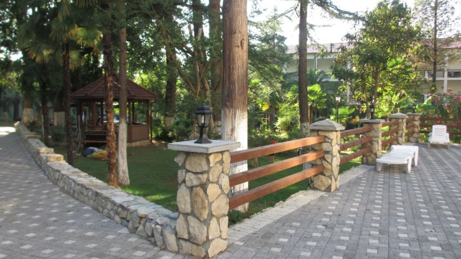 Абхазия, Гудаута, особняк гулария