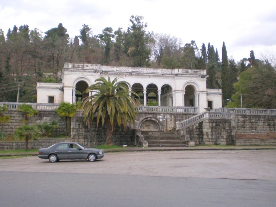 Город МВО Абхазия г.Сухум старый замок