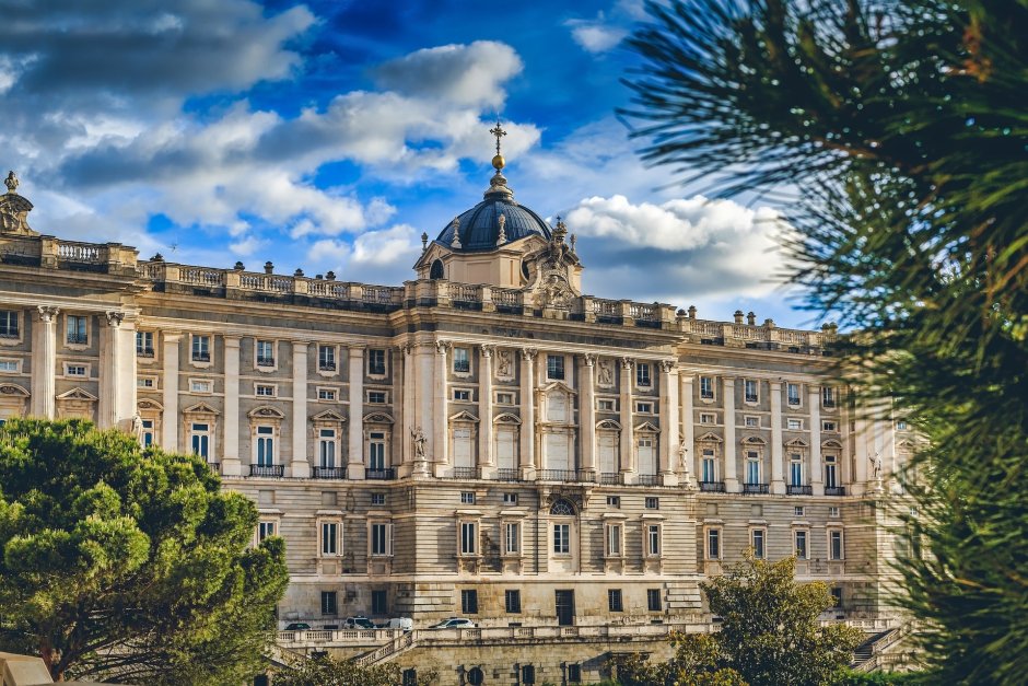 Королевский дворец в Испании
