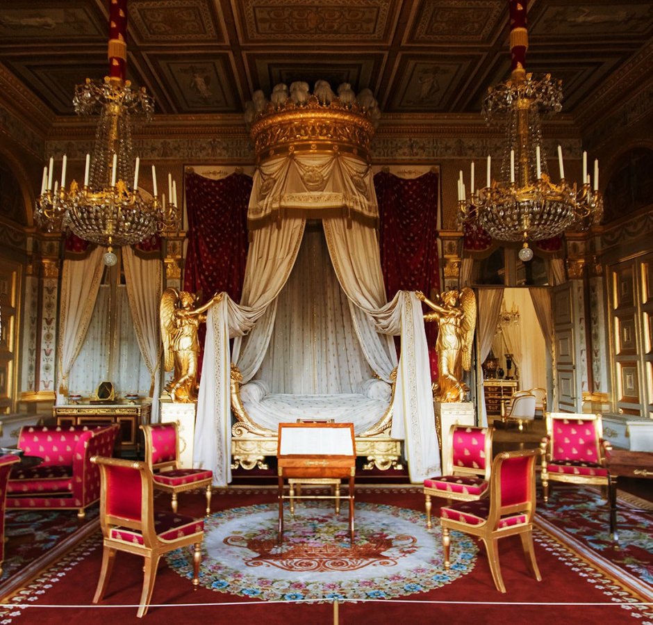 Мебель испанских дворцов