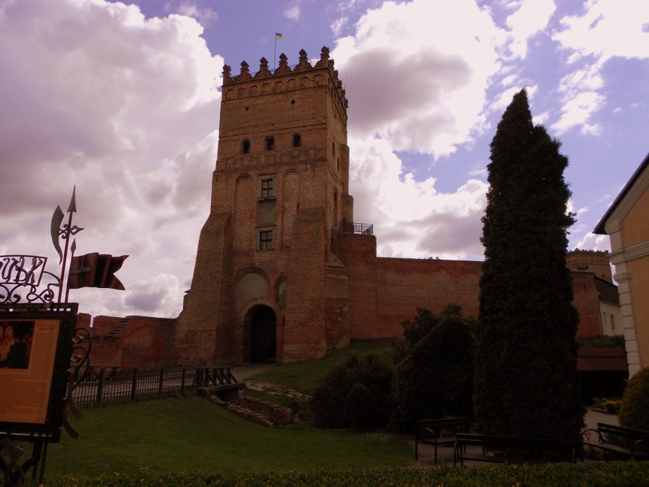 Экскурсия по замку Любарта