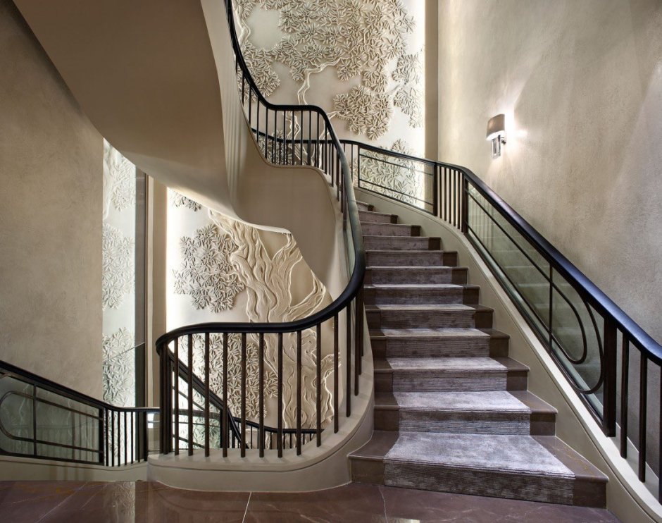 Кованная лестница в интерьере