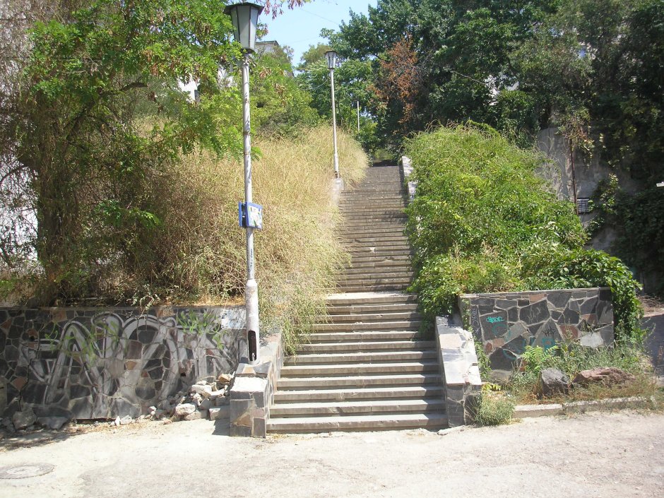 Уличная парадная лестница