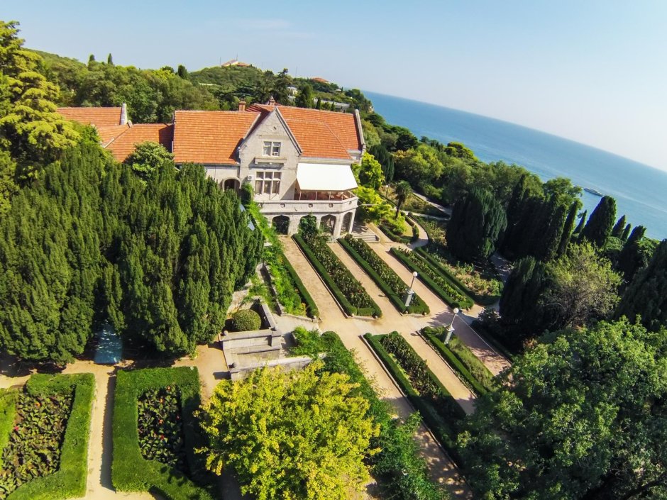 Харакский дворец в Крыму
