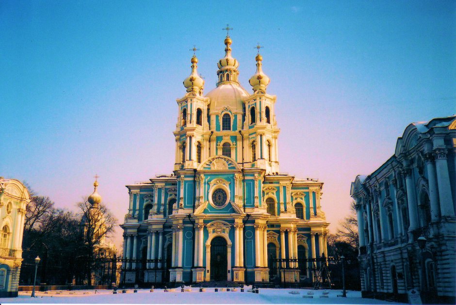 Комплекс Смольного монастыря в Санкт-Петербурге