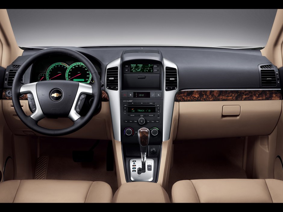 Chevrolet Captiva салон сзади