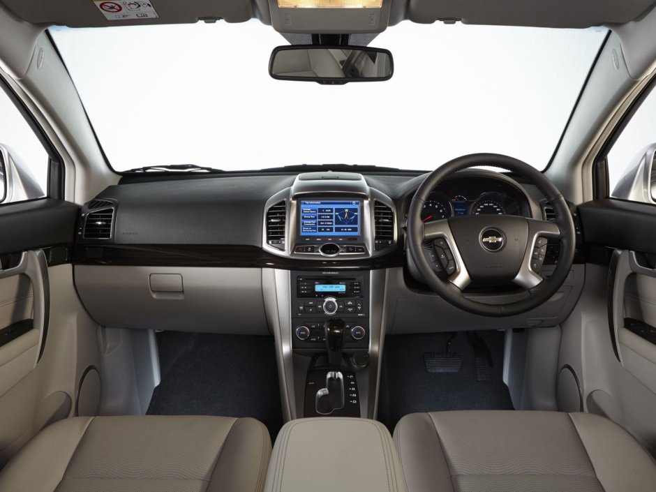 Chevrolet Captiva 2014 Interior