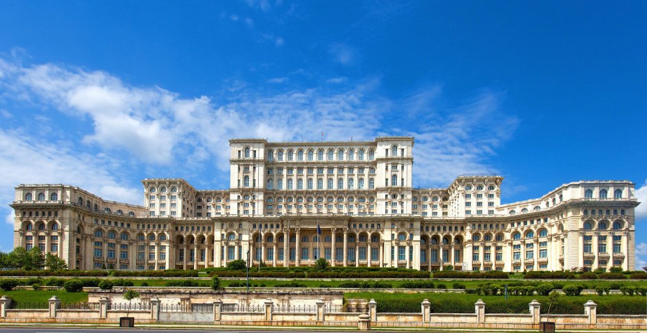 Дворец Чаушеску в Бухаресте внутри