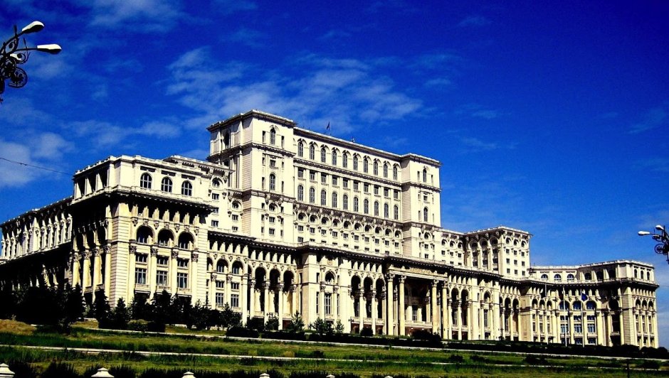 Дворец парламента Бухарест недостроен