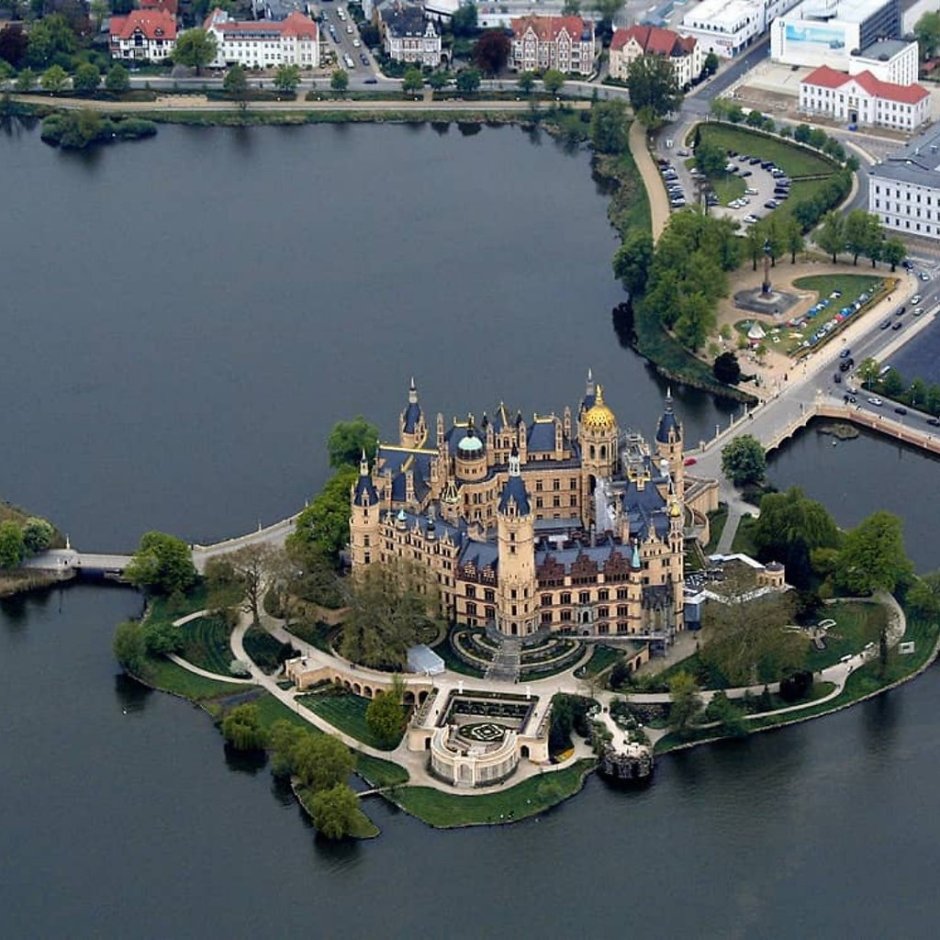 Шверинский замок Германия