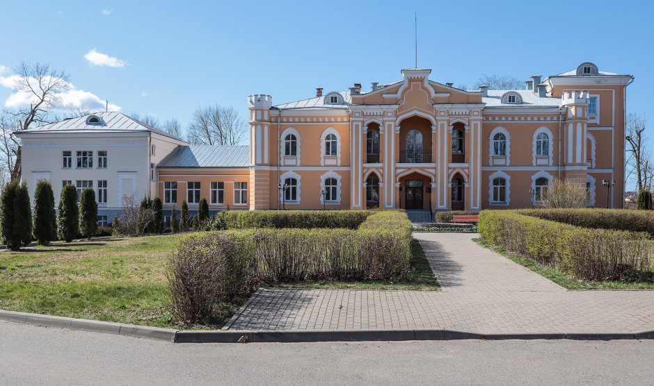 Дворцово-парковый комплекс гуттен-Чапских в Прилуках