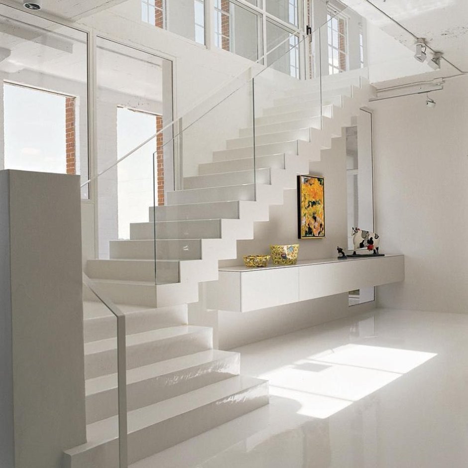 Декоративная лестница в интерьере