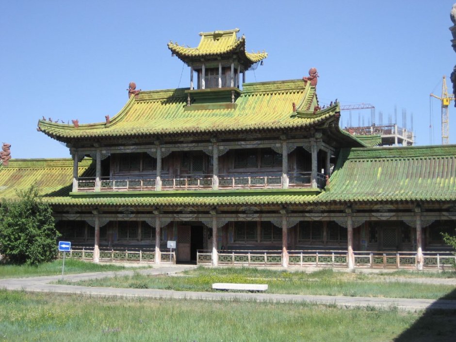 Ханский дворец со скульптурами Богини тары в Улан-Баторе