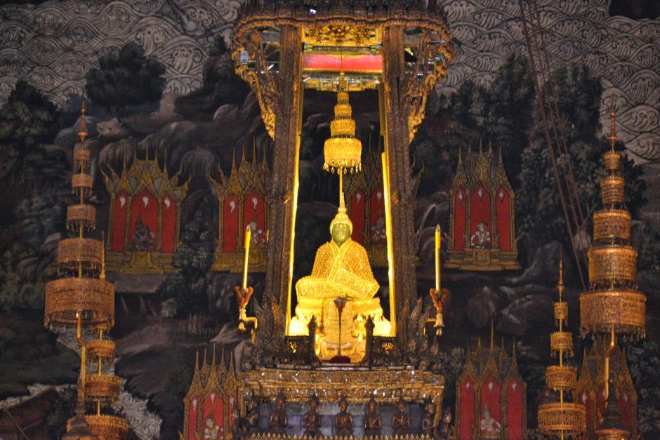 Храм изумрудного Будды (wat Phra Kaeo)