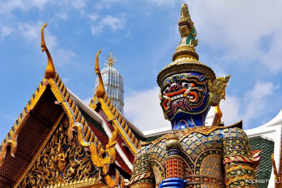 Храм изумрудного Будды в Таиланде
