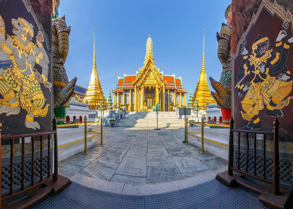 Королевский дворец и храм изумрудного Будды