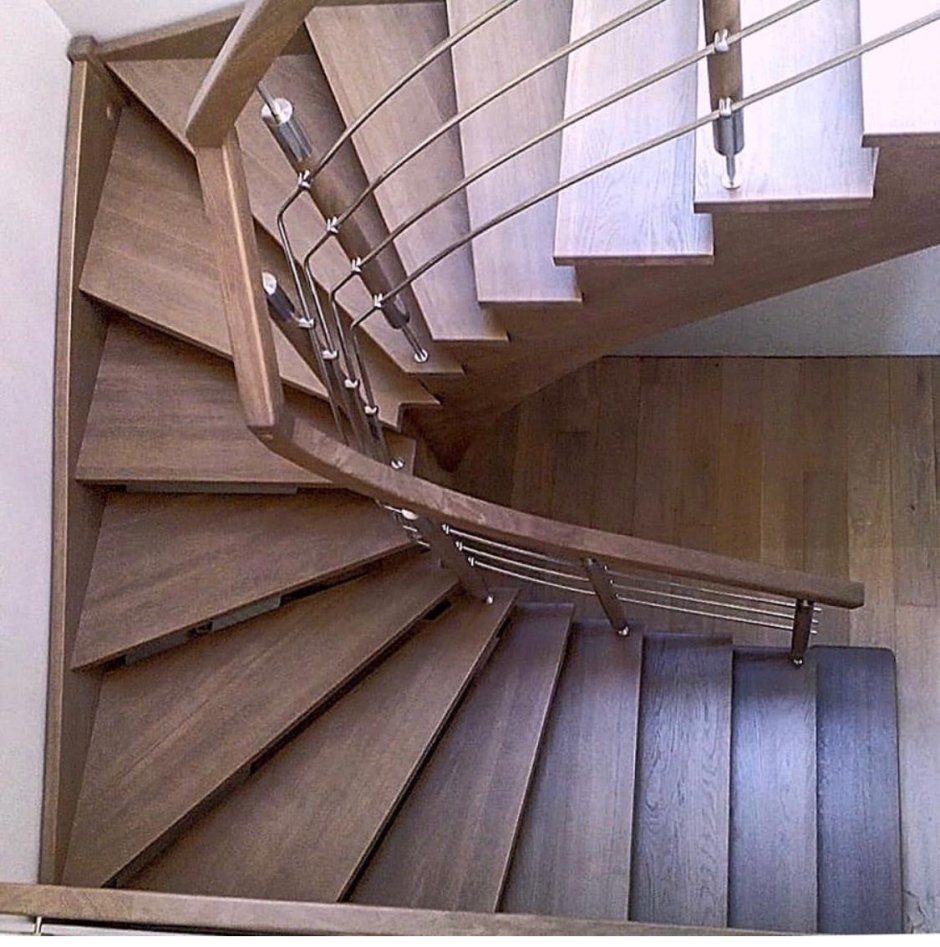 Пригласительная ступень лестницы