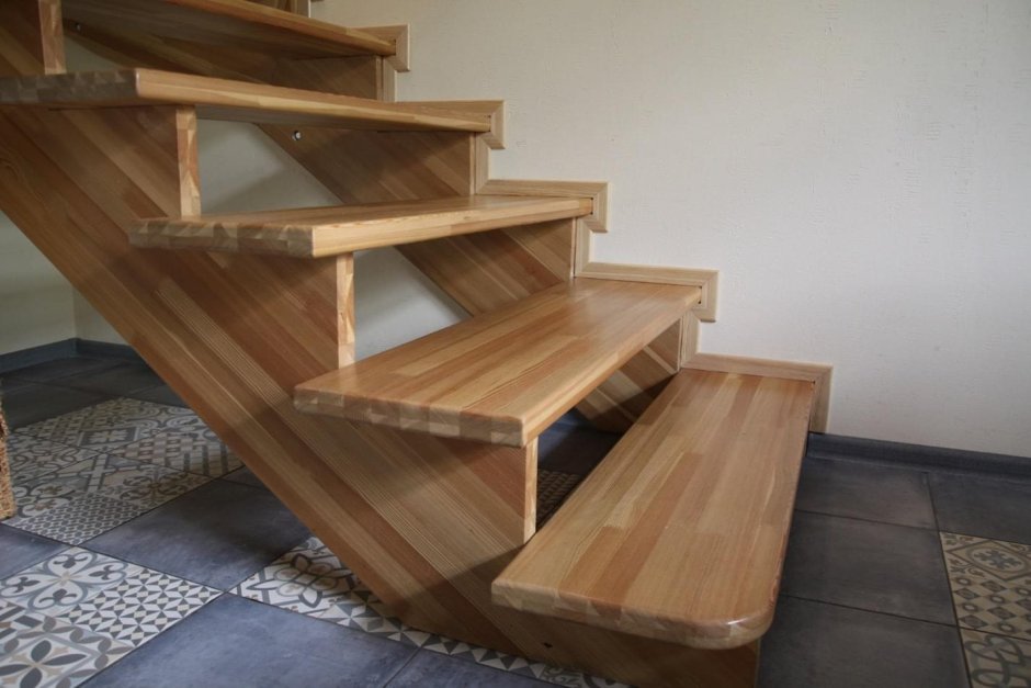 Перила деревянные для лестниц