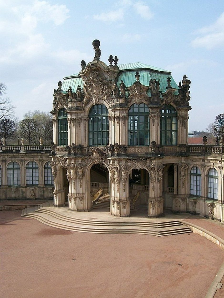 Дворец Цвингер в Дрездене