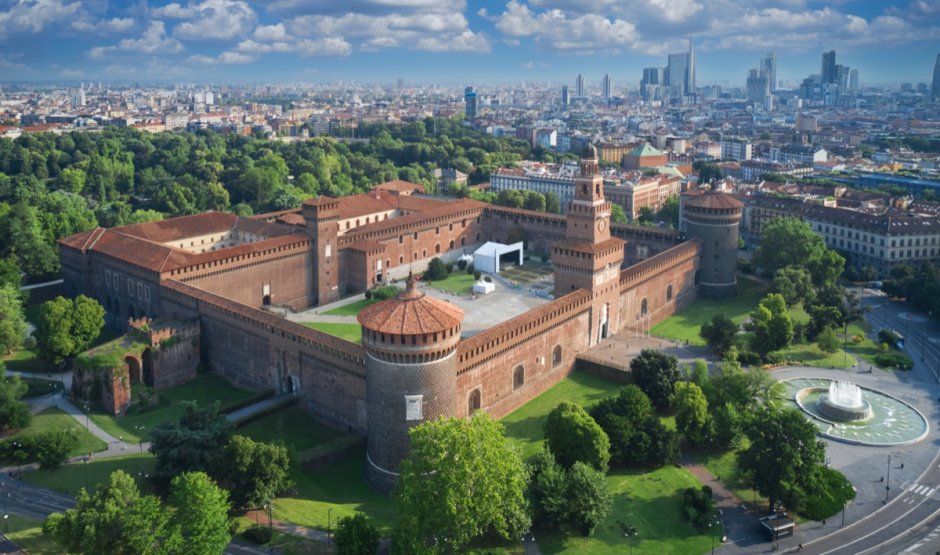 Замок Сфорцеско в Милане рисунок