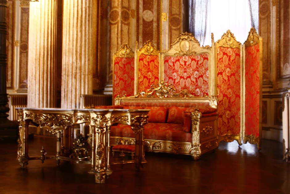 Дворец Долмабахче (Dolmabahce Palace)