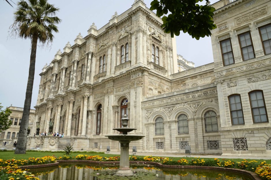 Дворец Долмабахче (Dolmabahçe Palace)