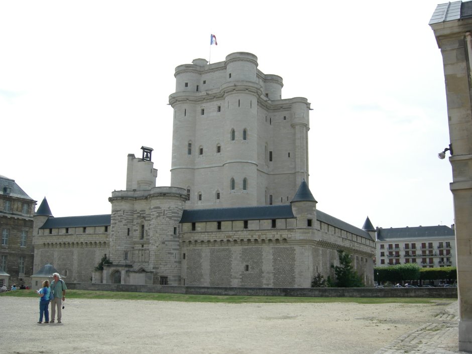Замок Шато Тьерри надвратная башня