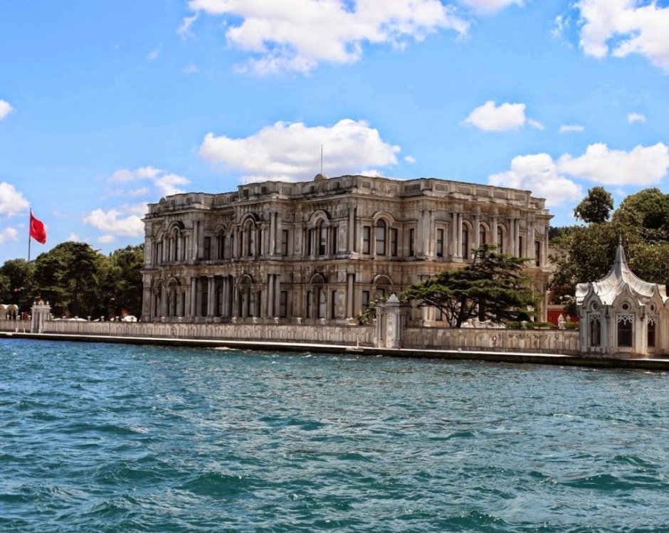 Дворец Долмабахче (Dolmabahçe Palace)
