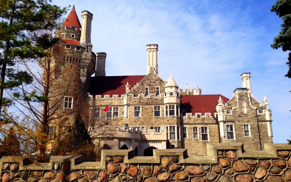 Знаменитый замок casa Loma