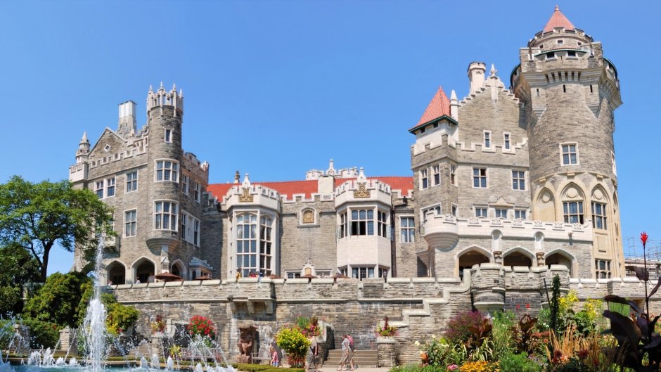 Знаменитый замок casa Loma