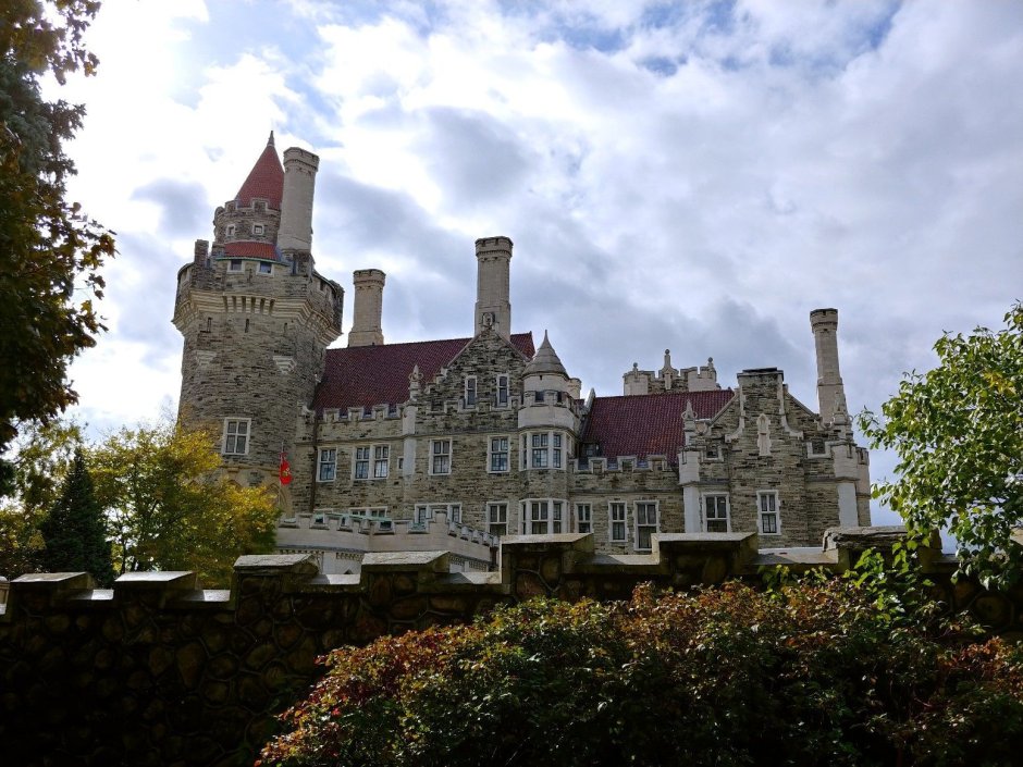Замок Каса лома Торонто внутри