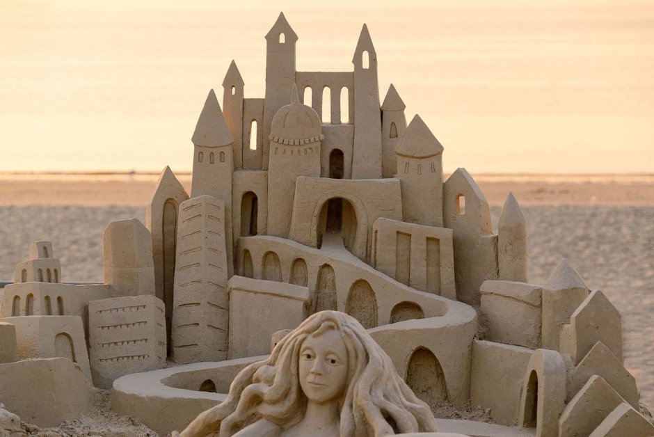 Здания похожие на песочные замки в Италии