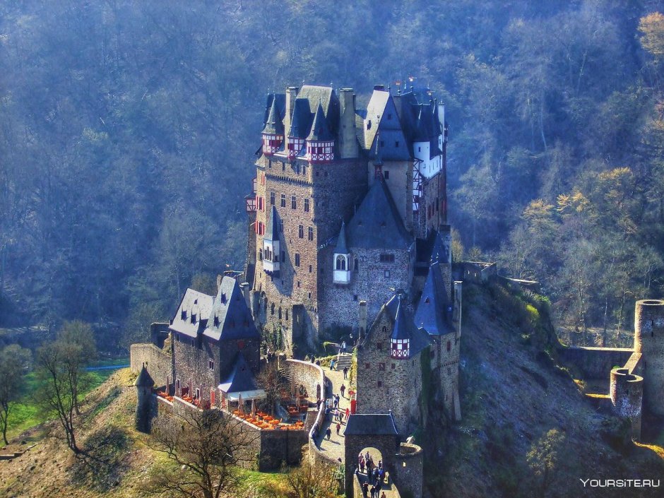 Замок Бург Эльц Германия зимой