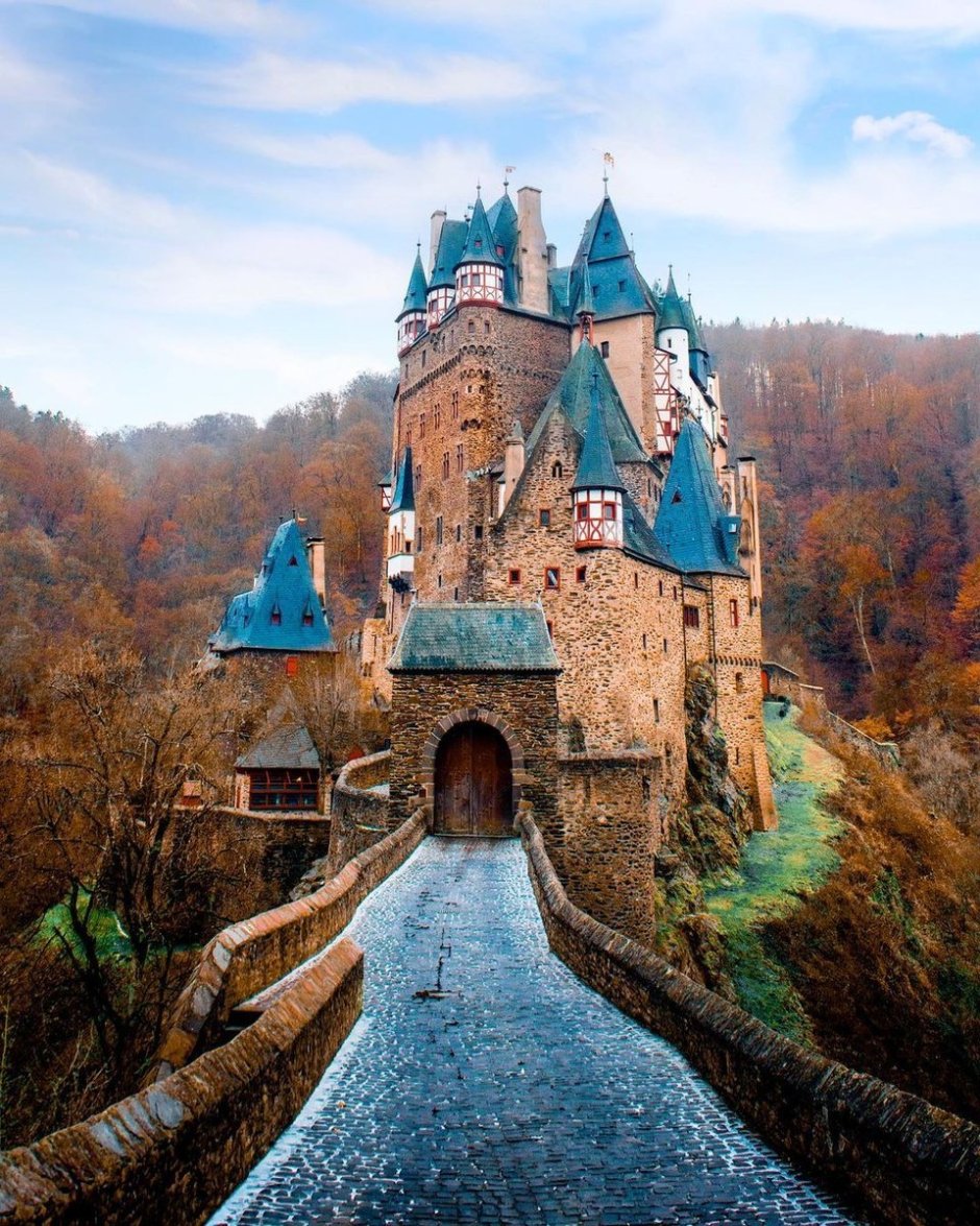 Самый загадочный средневековый замок Эльц