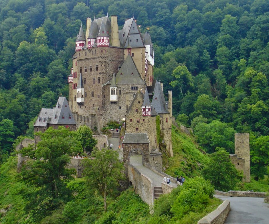 Замок Эльц, Германия (XII век)