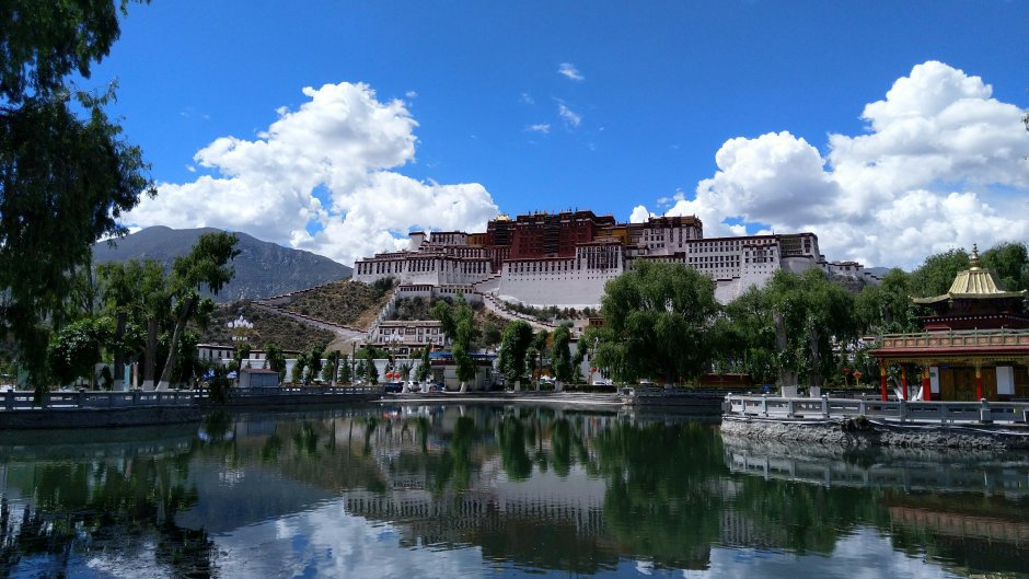 Дворец Потала Тибет Гималаи