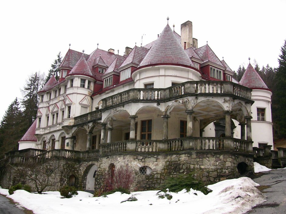 Шато де Бриссак замок внутри