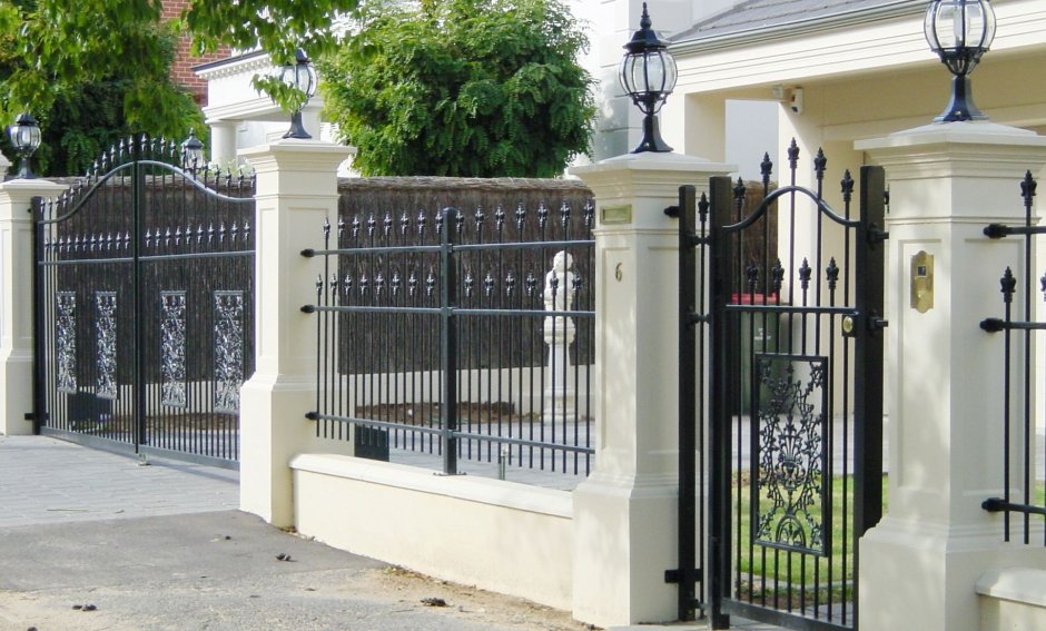 Забор в классическом стиле
