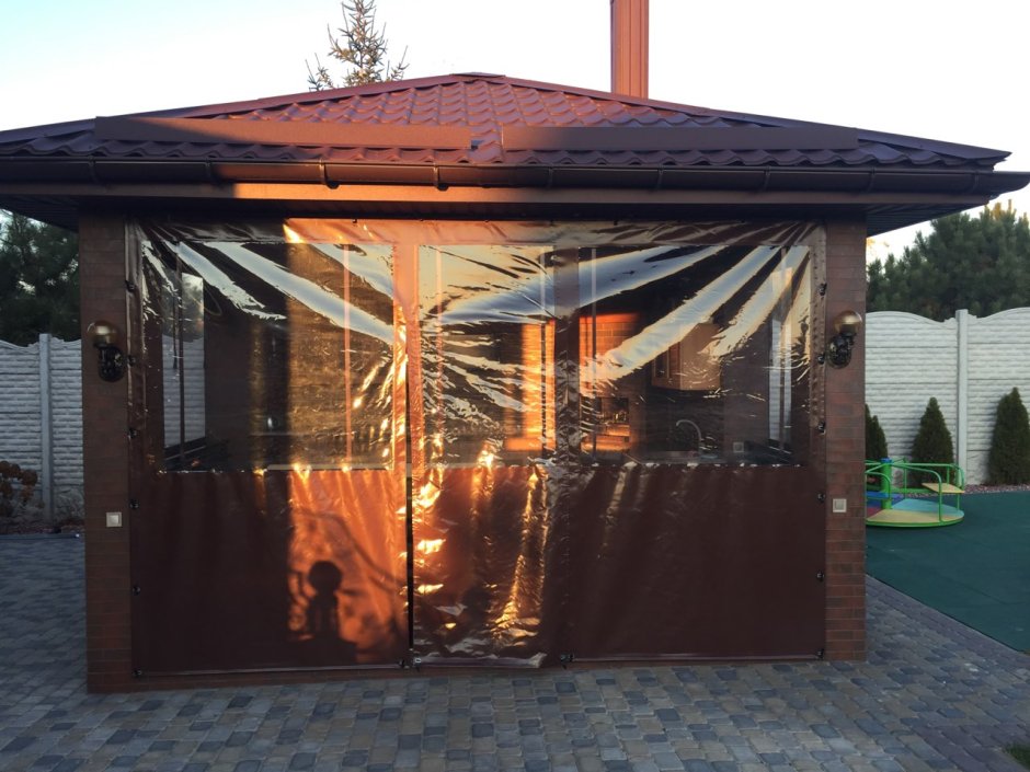 Прозрачные ПВХ шторы для беседок