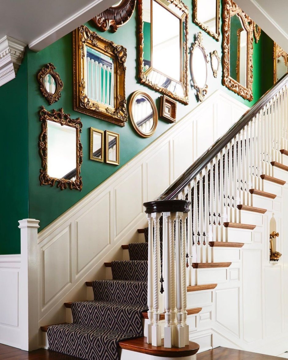 Декор лестницы в доме в современном стиле