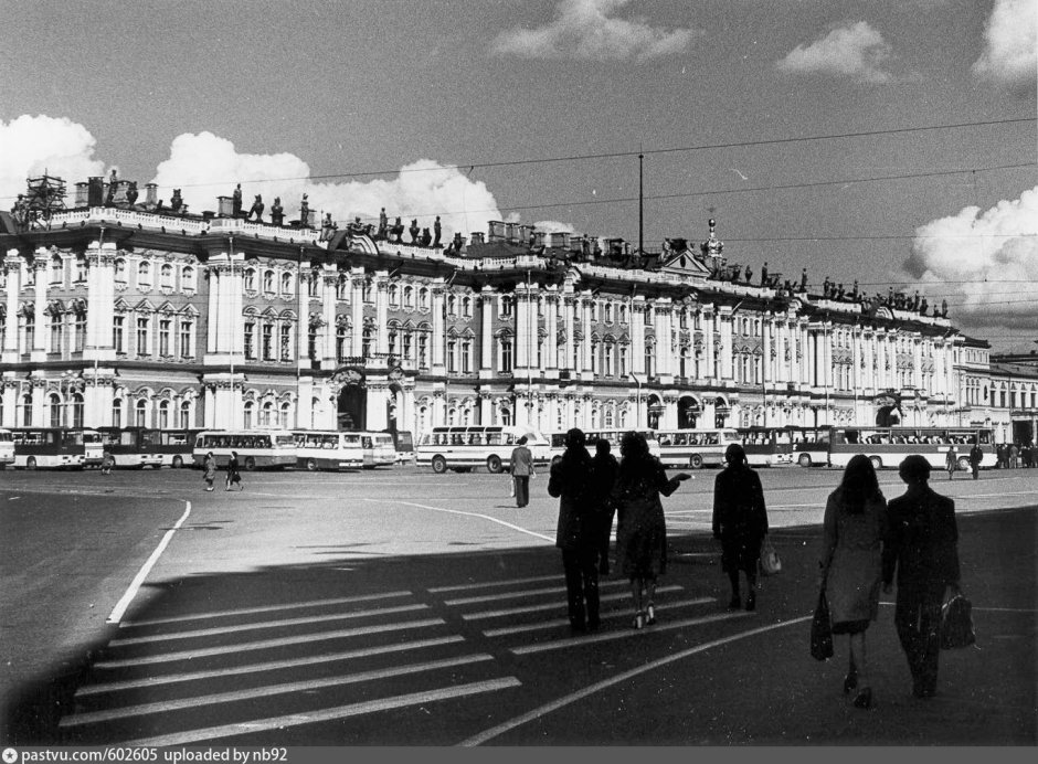 Дворец урицкого в ленинграде