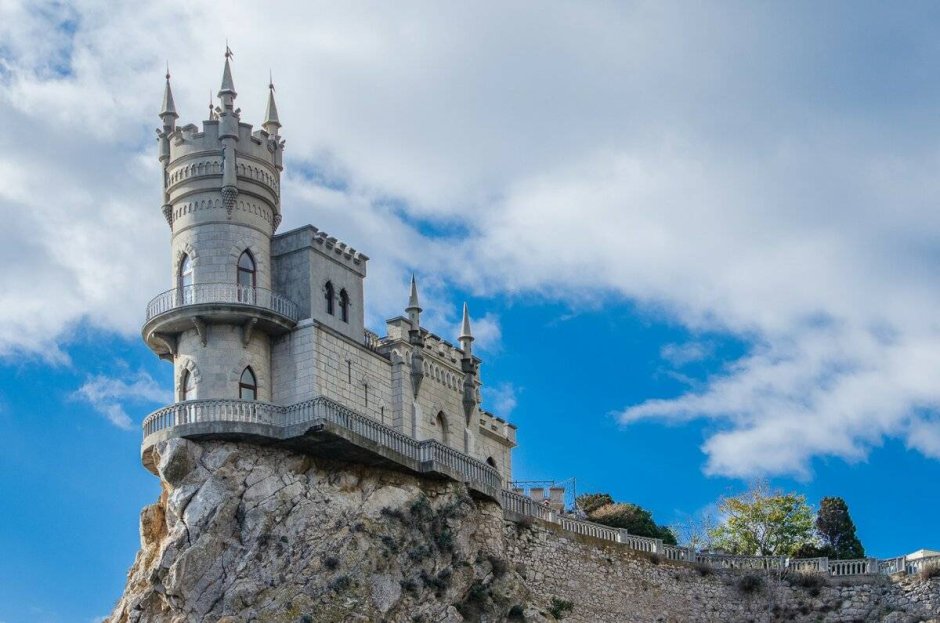Крымский дворец Ласточкино гнездо