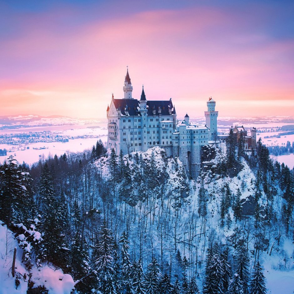 Замок в Баварии Нойшванштайн фото