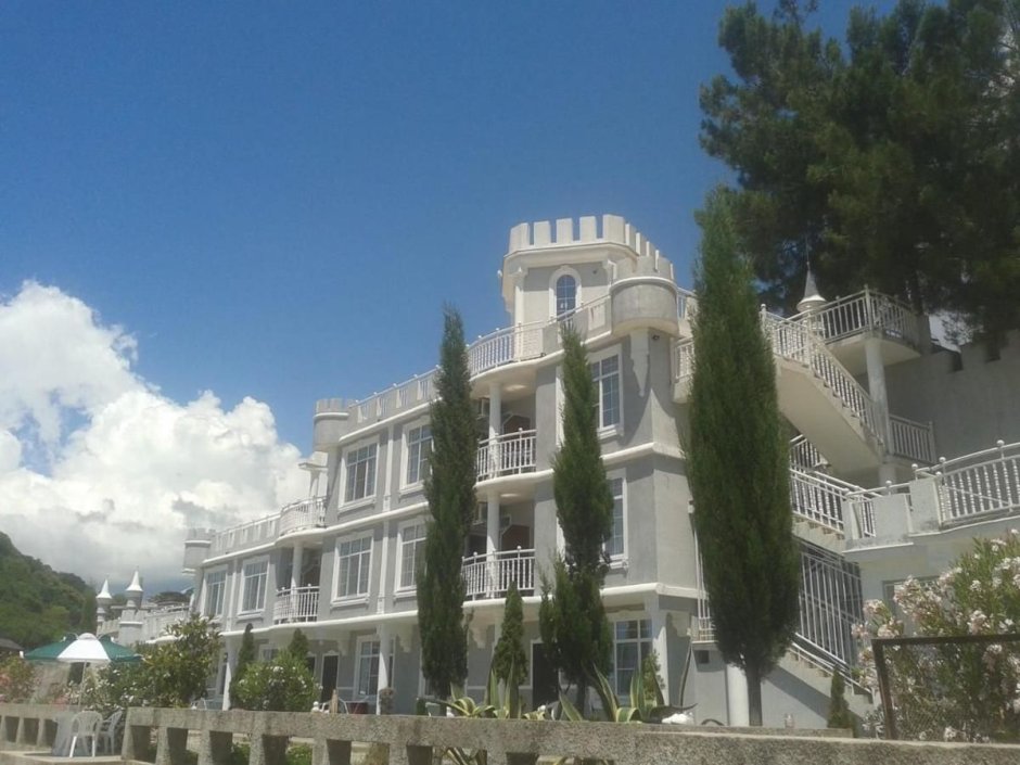 Абхазия Пицунда отель мраморный замок