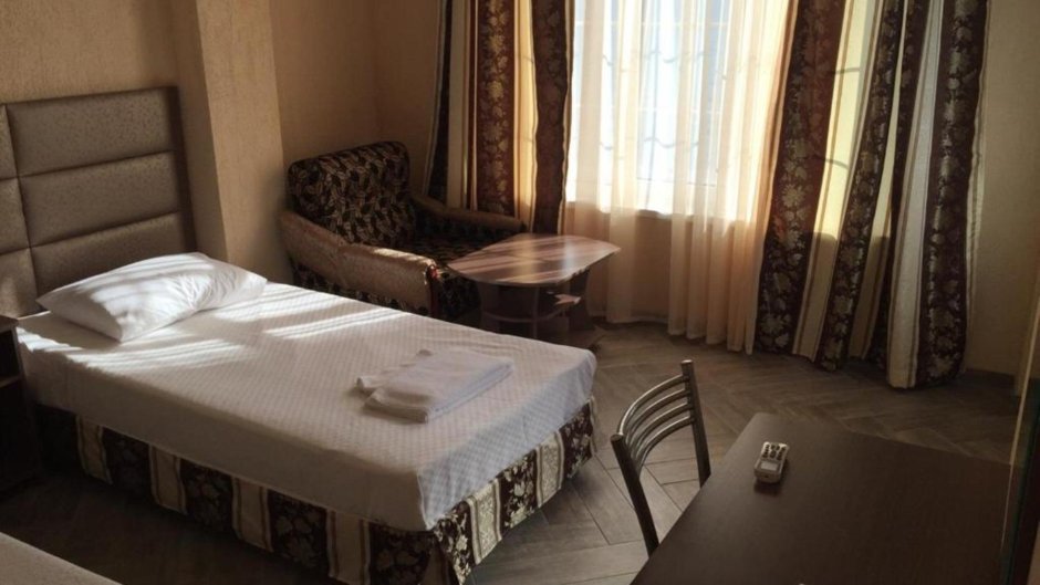 Отель мраморный замок в Абхазии